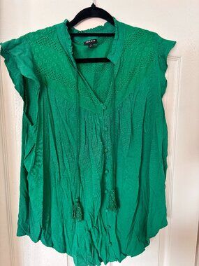 Torrid Crochet Detail Peasant Top Green Ruffle Cap Sleeve size 1x or 14-16